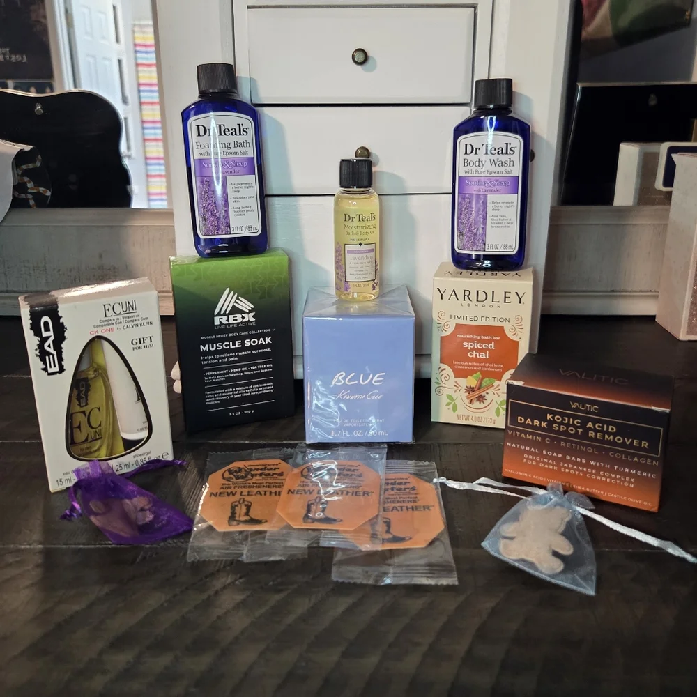 Assorted Men's Gift Bundle - NEW